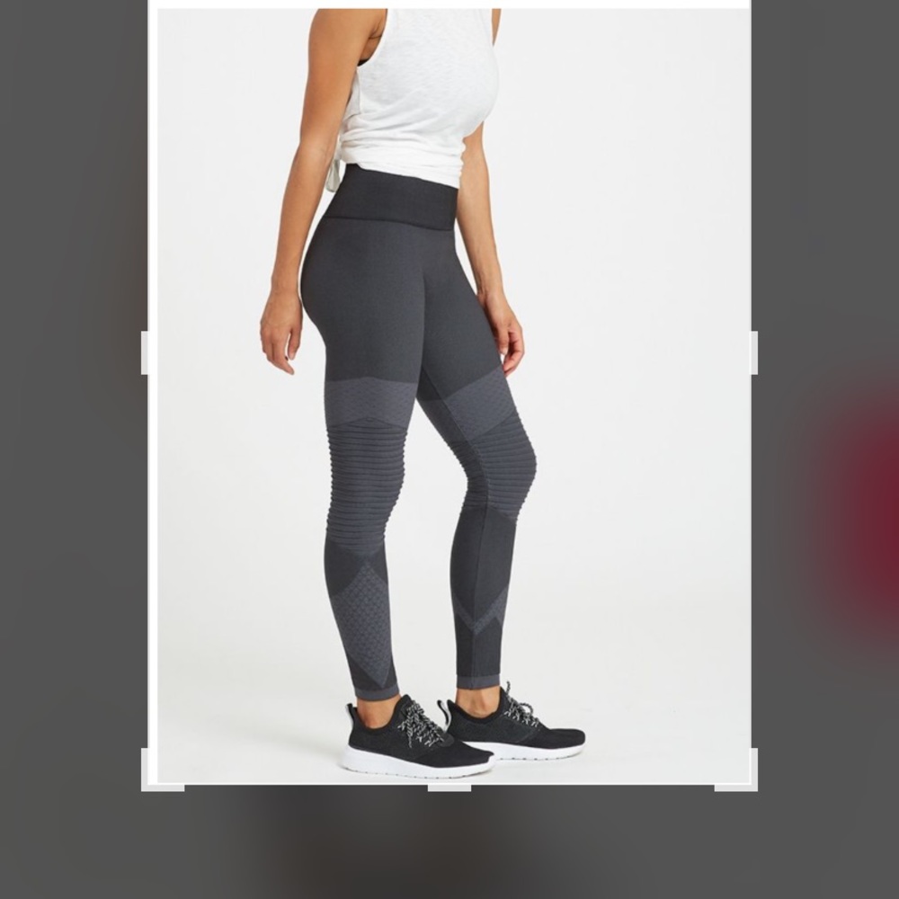 Spanx Sz L-Look at Me Now Seamless Motto Leggings - Picture 2 of 8